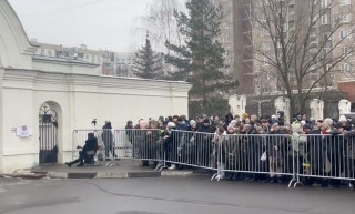   В храме иконы Божией Матери «Утоли моя печали», должно быть, отпели надежду на скорые перемены в РФ