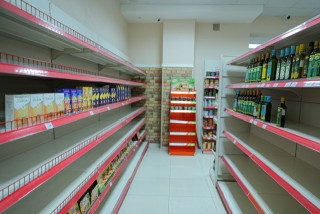 Так выглядят прилавки в магазинах в Арцах