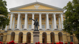 Жителям Петербурга отключили интернет и велели не выходить на улицу из-за дронов
