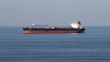 США начали тайно вывозить через Ормузский пролив миллионы баррелей нефти