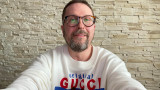 Золотые слитки, пистолет и криптовалюта на €800 тысяч. Проживающего в Испании пророссийского блогера-миллионника заподозрили в связях со спецслужбами РФ