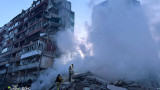 В Киеве в результате российского удара обрушилась часть жилого дома. Погиб один человек, более 30 пострадали