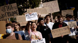 В Киеве собрался митинг против увольнения министра обороны