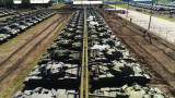Россия начала пополнять опустевшие из-за войны в Украине базы хранения военной техники у границ НАТО 