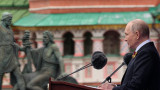 Путин во время парада без техники заявил о «продвижении вперед» российской армии и обвинил НАТО в «вооружении агрессивной силы» 