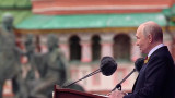 Путин во время парада без техники заявил о «продвижении вперед» российской армии и обвинил НАТО в «вооружении агрессивной силы» 