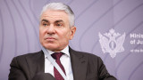 В Минюсте потребовали от «Яндекса» и «Сбера» ввести цензуру для ИИ-моделей, чтобы они не заменили уехавших «иноагентов»