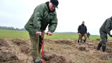 «Надо приучать народ к дисциплине». Лукашенко поручил отправлять тунеядцев на «военно-воспитательные» работы