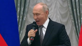 С сайта Кремля и эфиров госСМИ вырезали вырезали Путина, который не смог прокричать троекратное «ура»