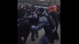 В Москве на митинге КПРФ задержали около 60 человек из-за лозунгов «За честные выборы» и «Долой царя»