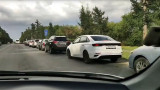 В Омской области появились километровые очереди на заправках после удара по НПЗ