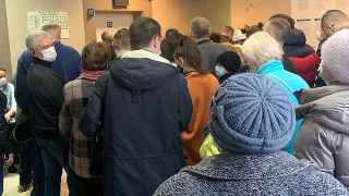 В Свердловской области побит очередной рекорд по заболеваемости коронавирусом. Накануне там выявили выявлено 3 034 новых случаев заражения