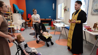 Пока власти не имели претензий к Лидии Мониаве, священники РПЦ ходили причащать больных и умирающих детей