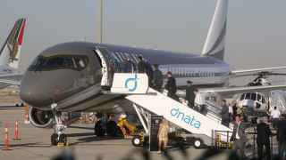 Объединенная авиастроительная корпорация представила за рубежом самолет Aurus Business Jet на базе Superjet 100. Премьера прошла на международном авиасалоне Dubai Airshow 2021.