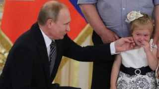 Владимир Путин поддерживает деторождение