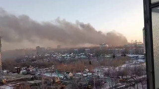 Дым поднимается над заводом «Кремний Эл» в Брянске после ракетного удара ВСУ, 10 марта 2026