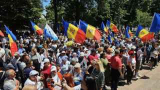 Десятитысячный митинг в защиту государственного суверенитета Молдовы – против российских гибридных технологий
