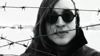 Егор Летов, сумевший отгородиться от советской власти и вместе с собою отгородить от нее единомышленников