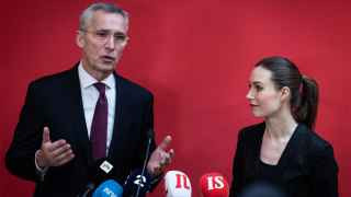 Генсек НАТО Йенс Столтенберг и премьер-министр Финляндии Санна Марин