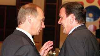 Владимир Путин и Герхард Шредер в 2000 году