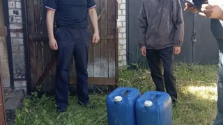 Силовики ищут у псковичей запасы дефицитного бензина