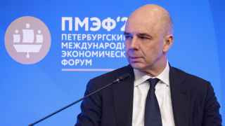 Министр финансов Антон Силуанов собирался срезать расходы, но в итоге увеличивает их
