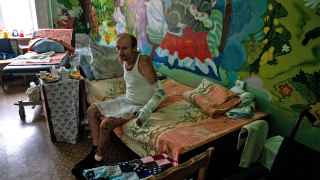 Получивший ранение местный житель Виктор в городской больнице