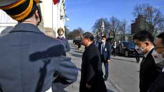 Путин пригласил Си Цзиньпина в Москву 
в конце декабря, но сроки поездки не назвал. СМИ в феврале предполагали, что поездка может состояться в апреле или начале мая.