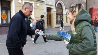 Отказаться от получения повестки де-факто будет невозможно, а с момента ее получения будет вводиться автоматический запрет на выезд из страны.