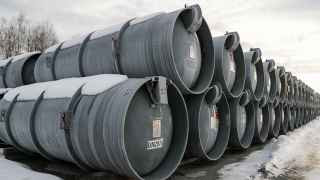 Обедненный гексафторид урана в специализированных емкостях для хранения ядерного материала