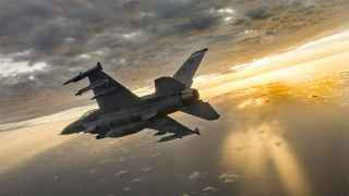 Истребитель  F-16