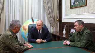 Путинские стратеги стремятся к тому, чтобы переделить мир, создать новые зоны влияния и низвести США до уровня одной из ведущих стран