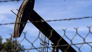 Нефтяное месторождение Инглвуд в Калифорнии