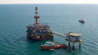 Нефтяная платформа в Каспийском море