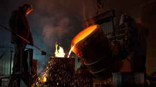 Выпуск падает, но ожидания растут