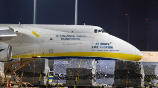 Украинский грузовой самолет «Антонов» в немецком аэропорту Лейпциг/Галле