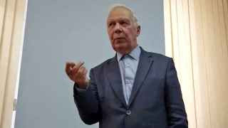 Ученый Валерий Звегинцев