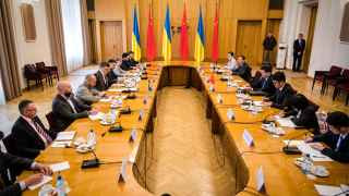 Визит в Украину китайский посланник Ли Хуэя