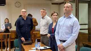 Максим Паршин (справа) в суде