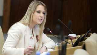 Первый заместитель председателя комитета по просвещению Яна Лантратова 