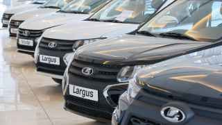 На Largus самые большие скидки, она подорожала сильнее всего