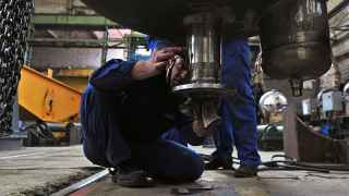 Дефицит кадров и мощностей виден невооруженным глазом