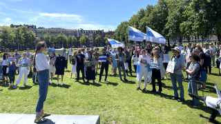 В Амстердаме акция прошла под слоганом «Народы России против войны».