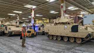 Отправка в Украину БМП M2 «Брэдли»