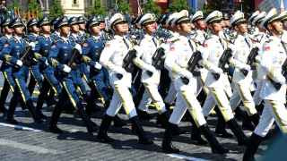 Китайские военные на военном параде в Москве