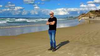 Отставной генерал Армии обороны Израиля Ноам Тибон из фильма The Road Between Us: The Ultimate Rescue режиссёра Барри Аврича