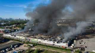 Пожар в торговом центре в Варшаве