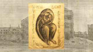 Тот самый образ из Сталинграда на фоне руин знаменитого дома Павлова