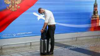 Из России уезжают не только люди, но и деньги