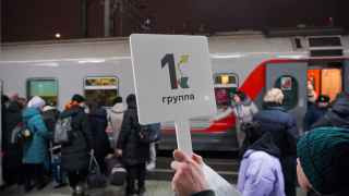 Встреча детей из ДНР, ЛНР и Запорожской области на Восточном вокзале в Москве